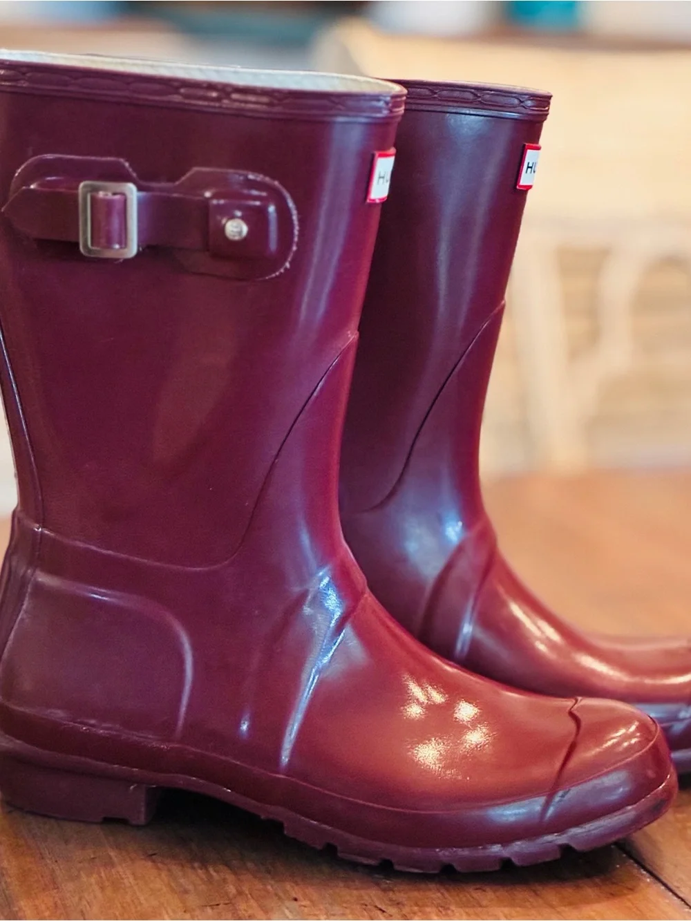 Hunter Red Gloss Rain Boots. Short with buckle. Unisex size men 8 women 9
